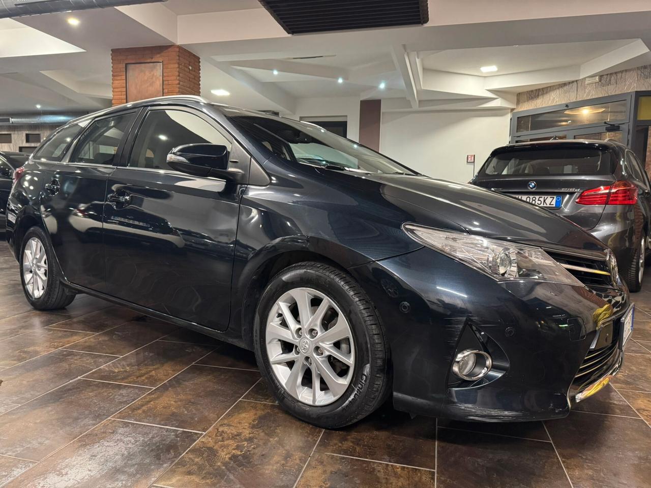 Toyota Auris Touring Sports 1.4 D-4D Lounge