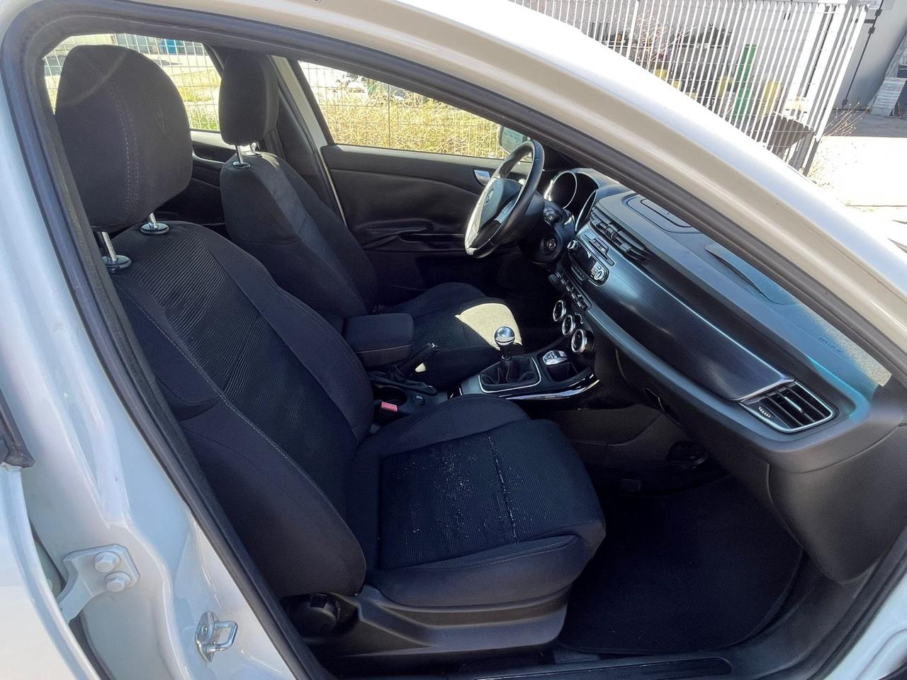 Alfa Romeo Giulietta 1.6 JTDm-2 105 CV Distinctive