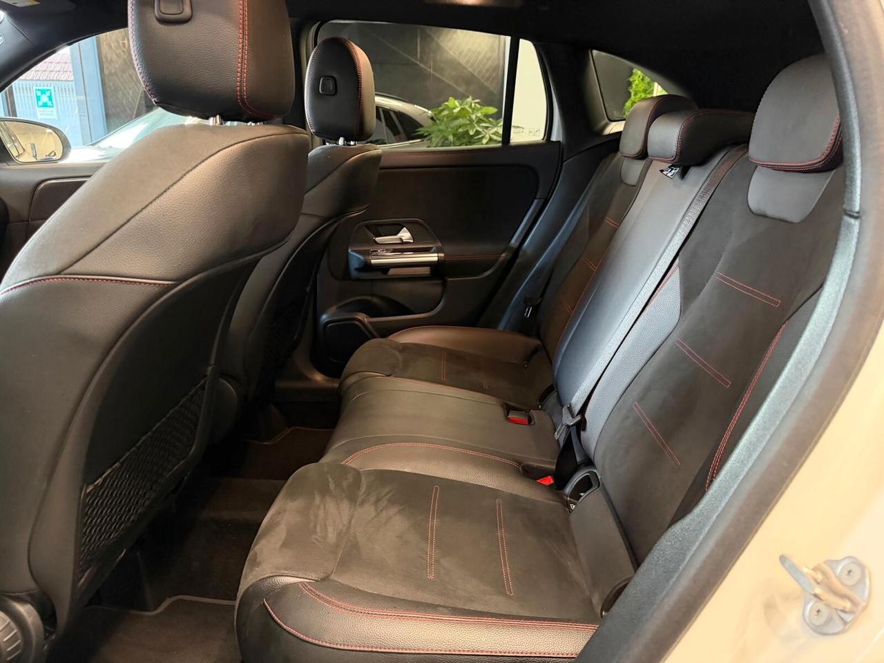 MERCEDES-BENZ GLA 200D PREMIUM 2.0 150CV PELLE NAVI CAM ANNO 2022