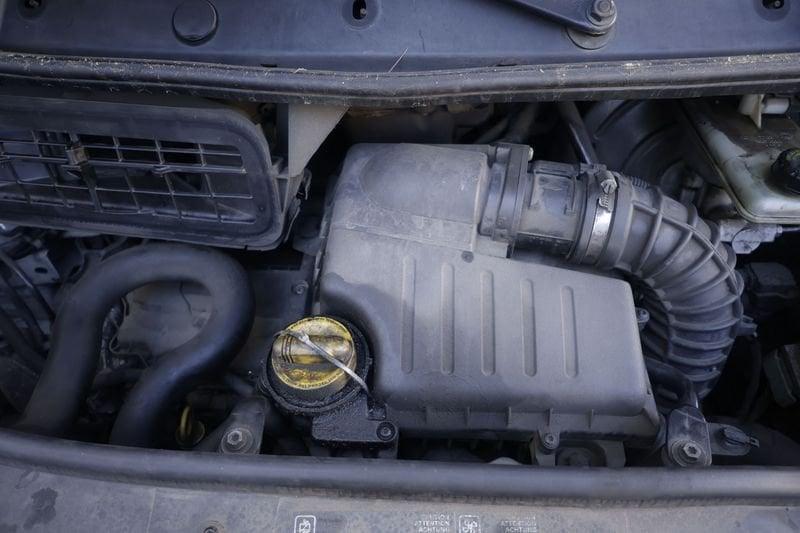 Renault Trafic Renault Trafic T27 2.0 dCi/115 PC-TN Furgone 84KW ANNO 2012