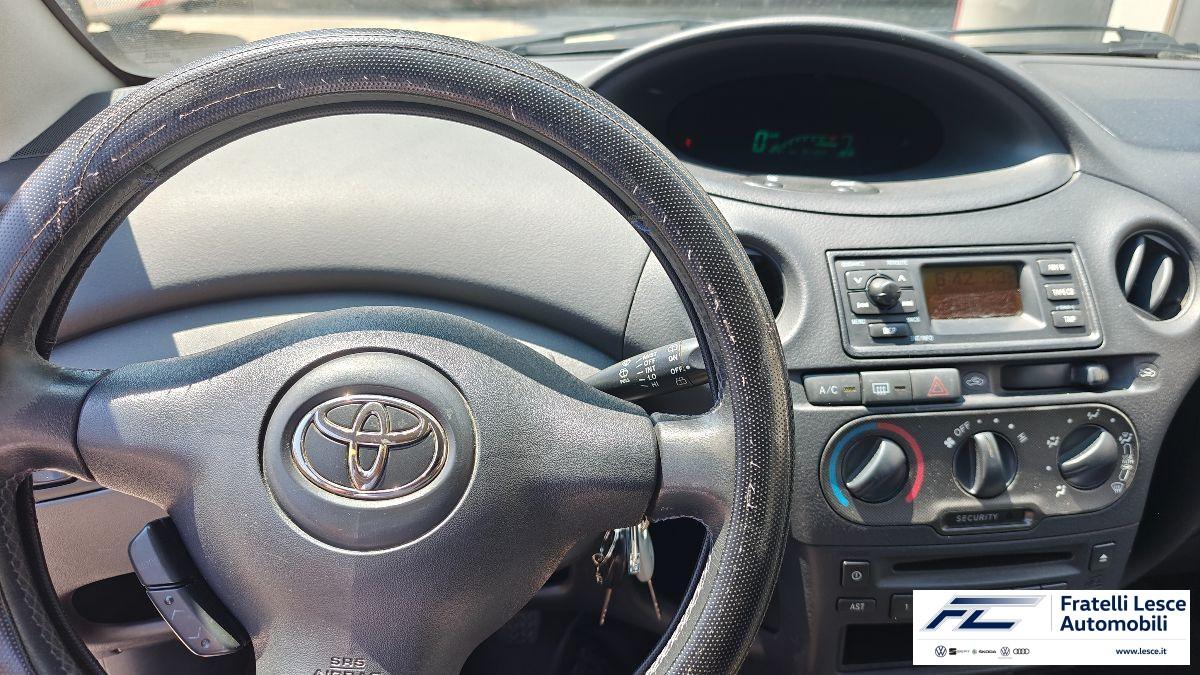 TOYOTA - Yaris 5p 1.0 Expo c/clima (sede Piano Lago)
