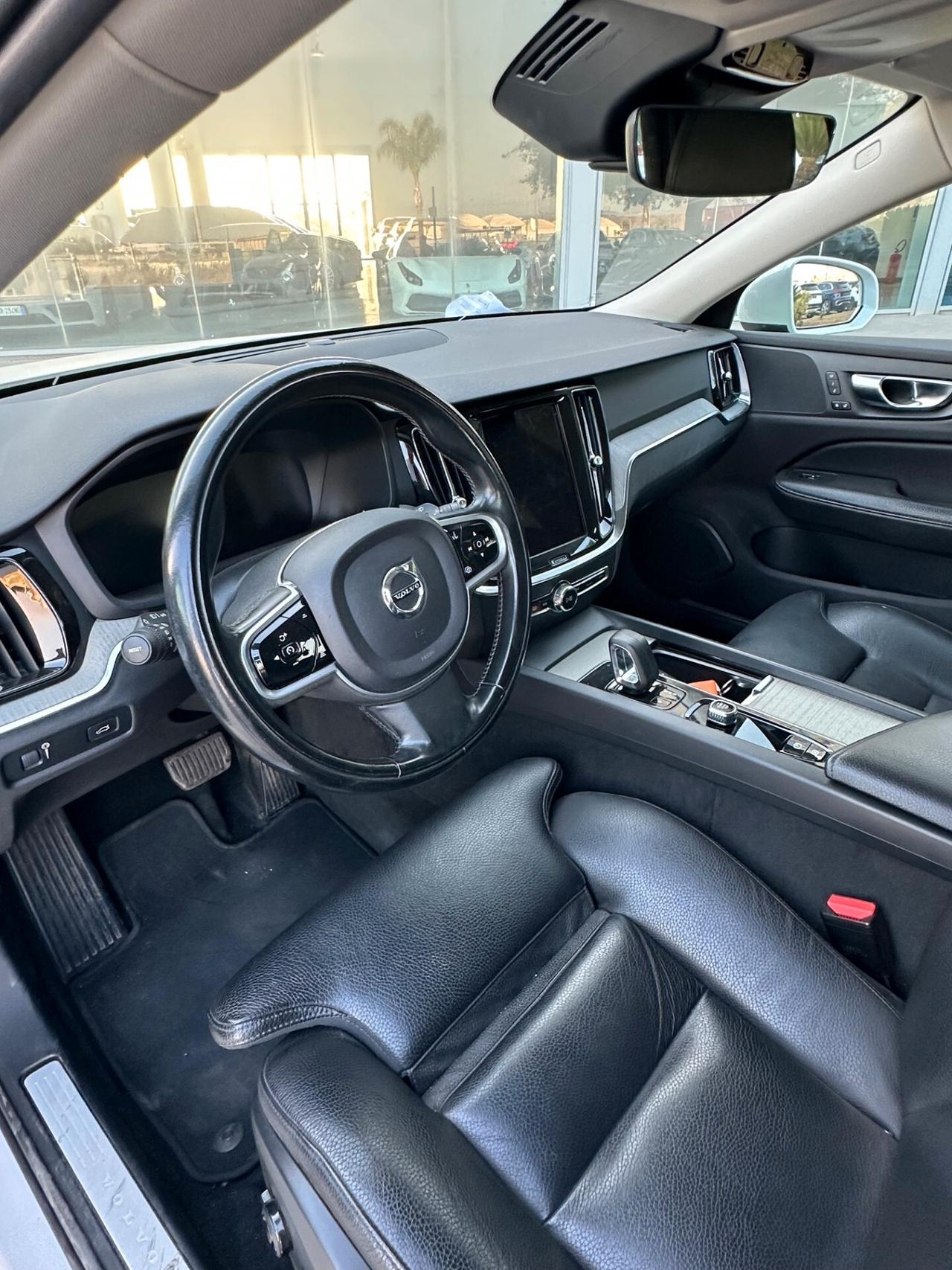 Volvo V60 Cross Country 2.0 Business offerta T-Stock prezzo imperdibile