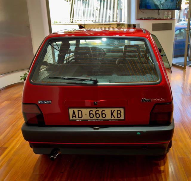 FIAT Uno turbo i.e. cat 3 porte Europa