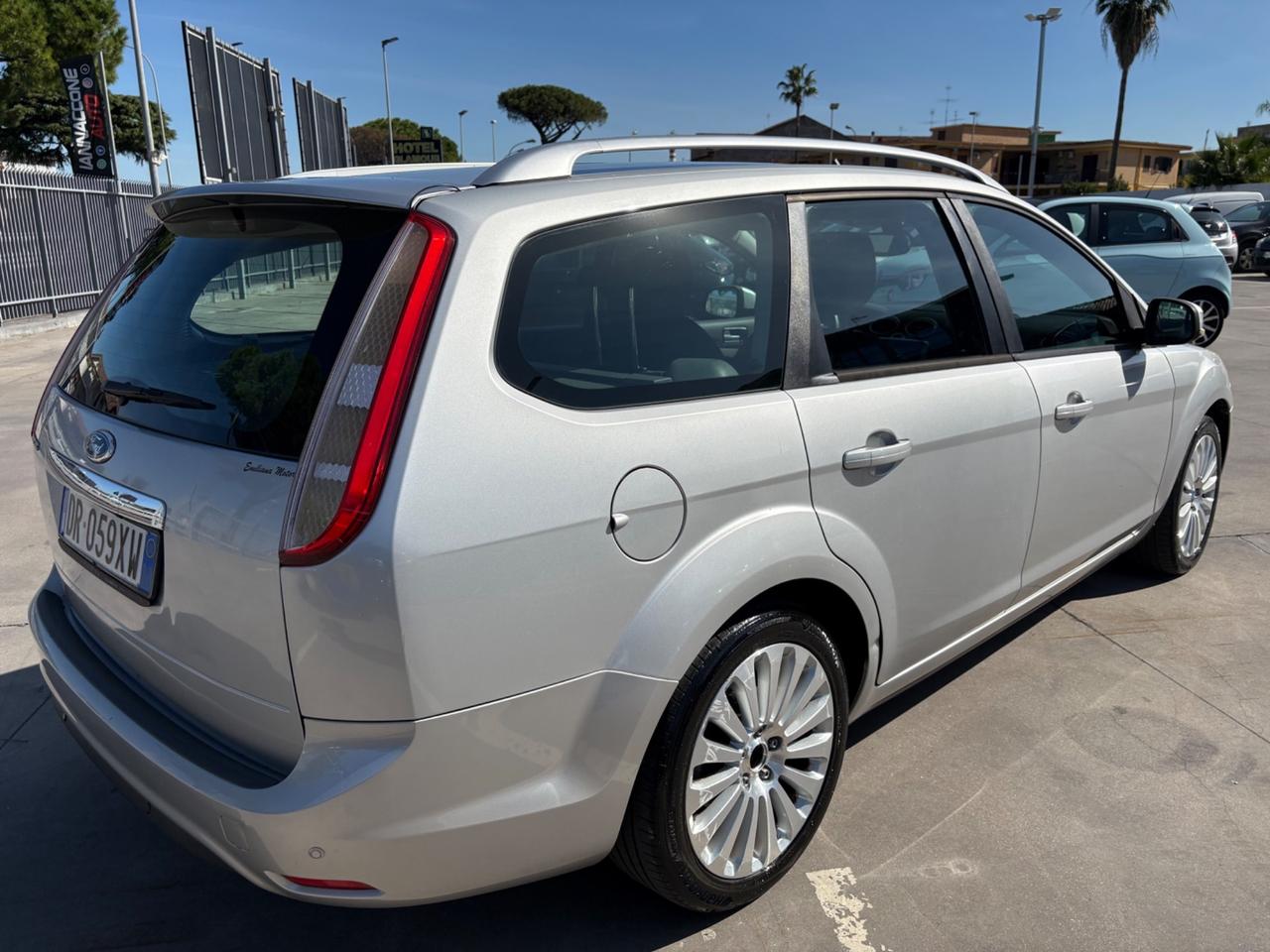 Ford Focus 1.6 gpl titanium