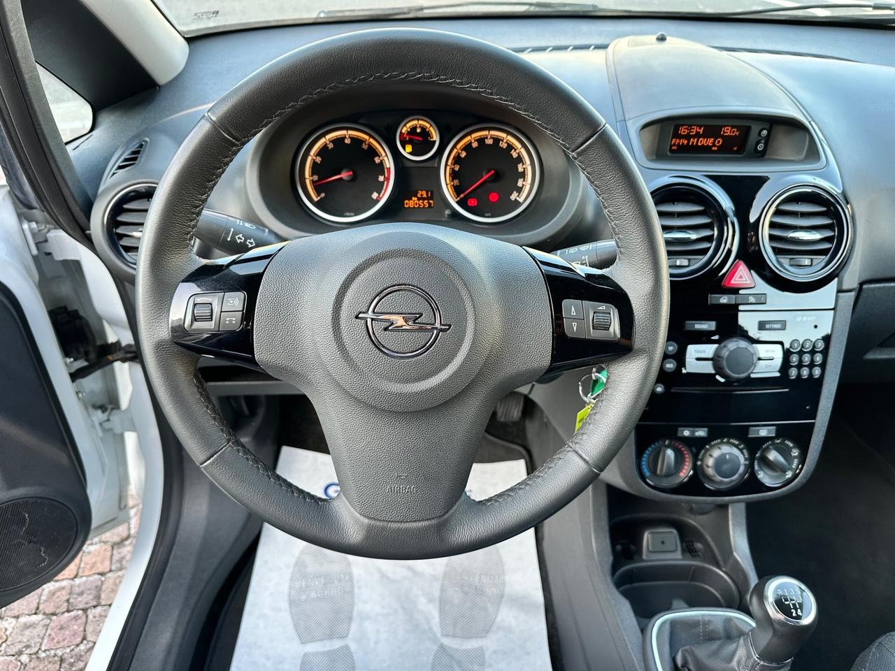 Opel Corsa 1.2Bz 86Cv - Uniproprietario