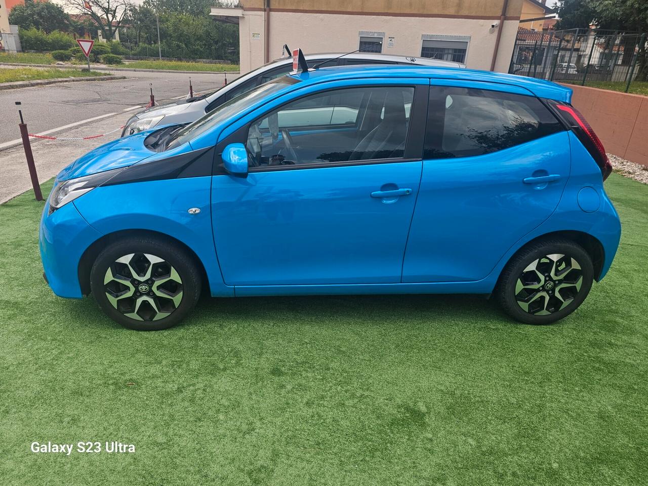 Toyota Aygo Connect 1.0 VVT-i 72 CV 5 porte x-clusiv