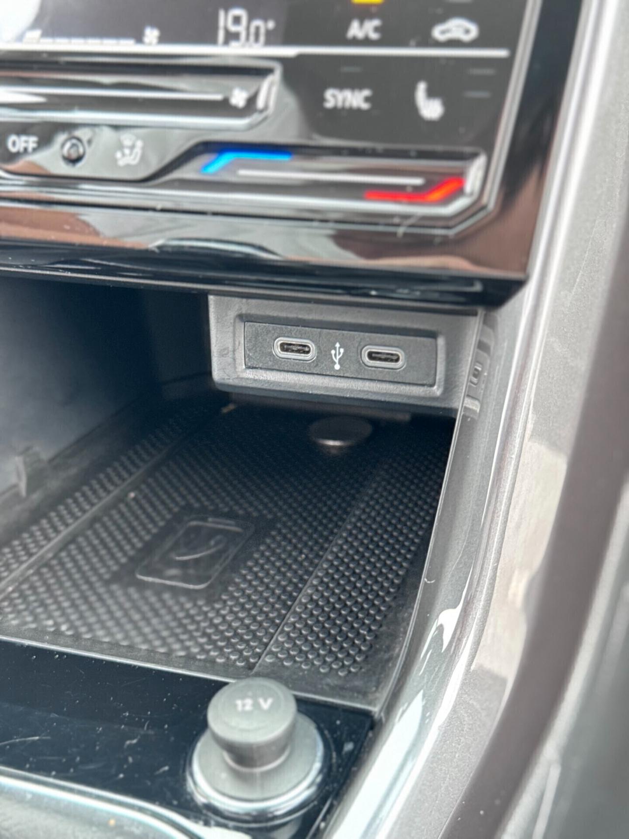 Volkswagen T-Cross 1.5 TSI ACT DSG Style BMT - CAMBIO AUTOMATICO - CAMERA - PRONTA CONSEGNA - TAGLIANDI CERTIFICATI