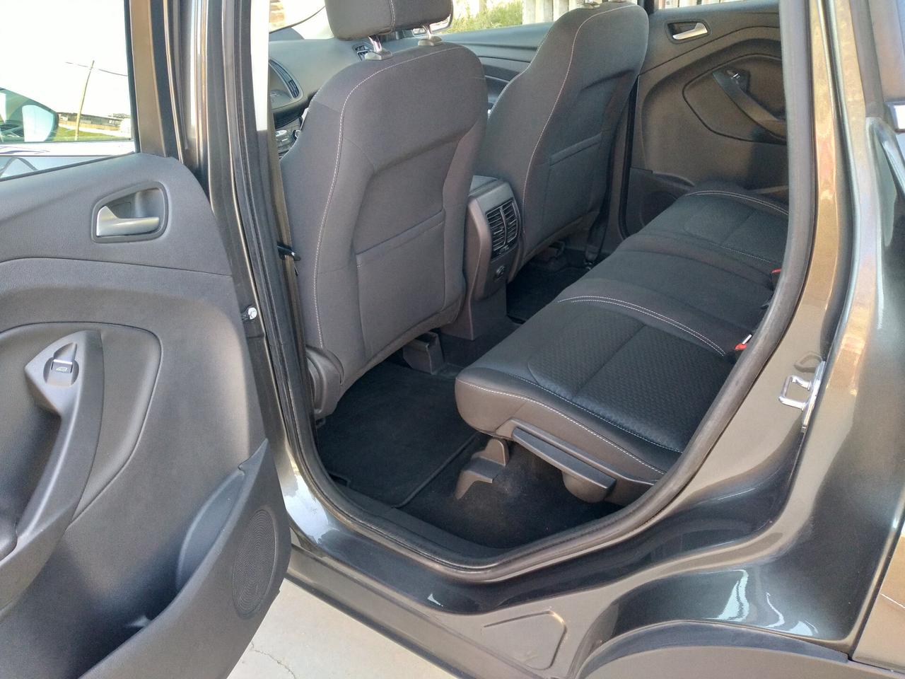 Ford Kuga 1.5 TDCI 120 CV S&S 2WD Titanium