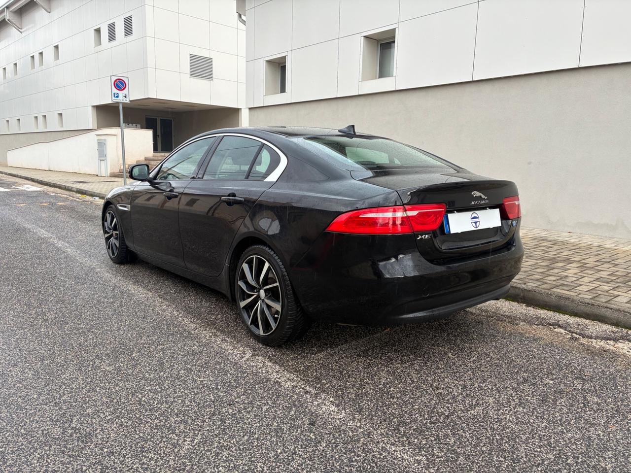 Jaguar XE 2.0 D Turbo Prestige