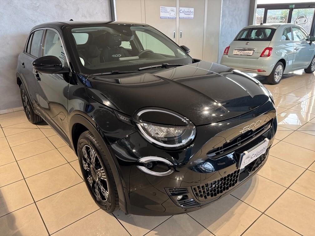 Fiat 600 1.2 hybrid 145cv auto Led Navi App conn 17"