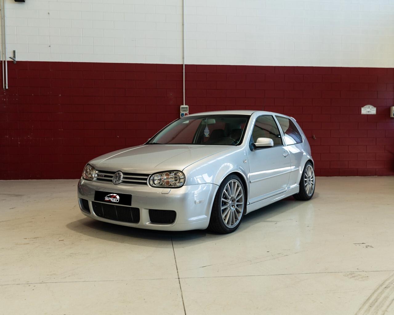 Volkswagen Golf 4 R32 - 85000 km - 2/3 Porte