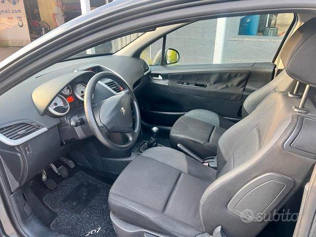 Peugeot 207 1.4 vti 95cv- 2010