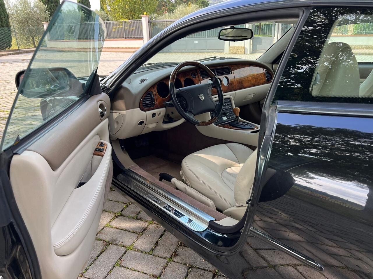 Jaguar XK XK8 4.0 Coupé V8