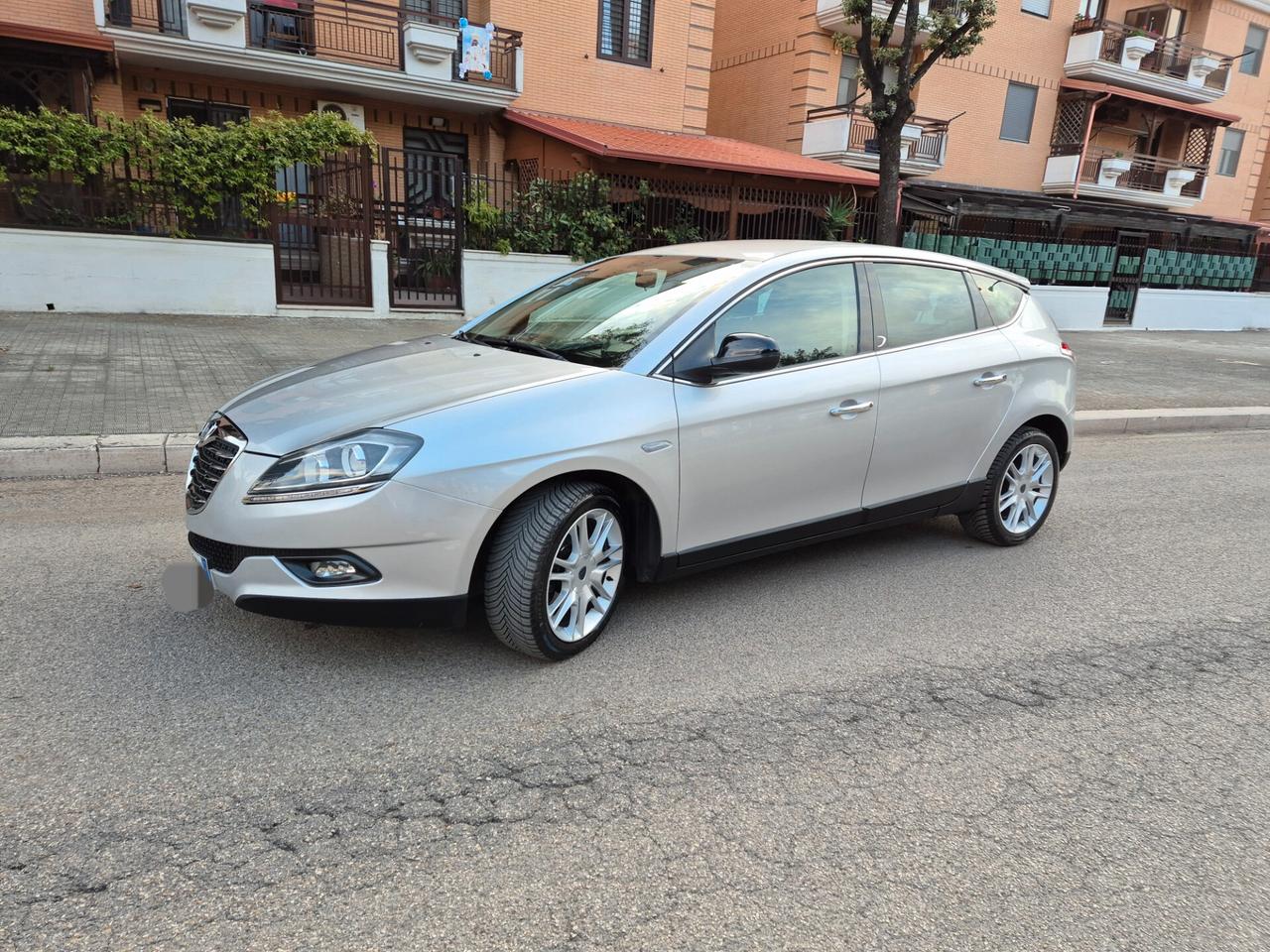 Lancia delta 1.6 multijet 120cv cambio automatico 2014