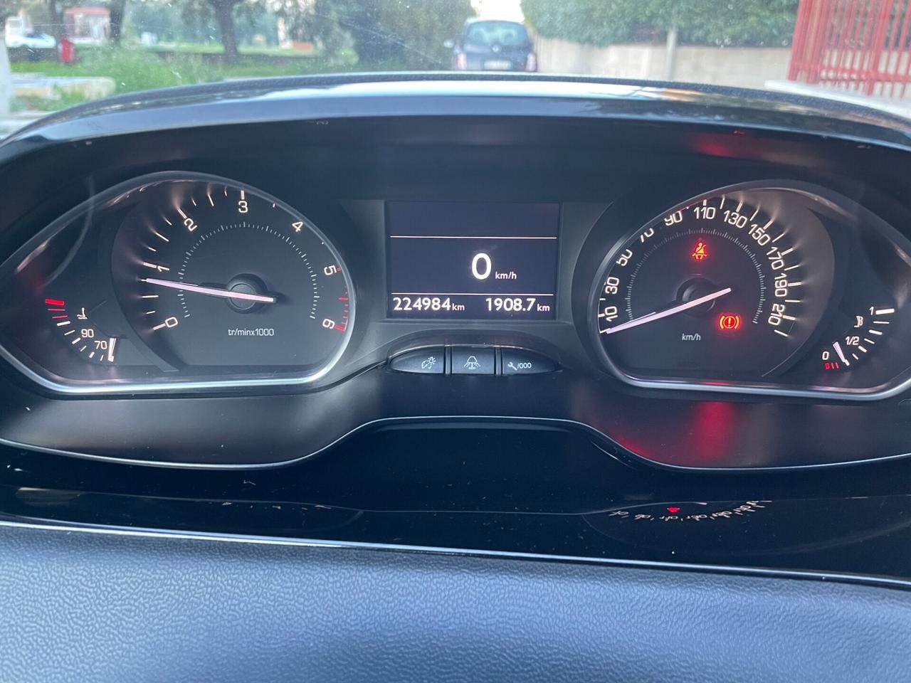 Peugeot 208 1.4 HDi 68 CV 5 porte Business