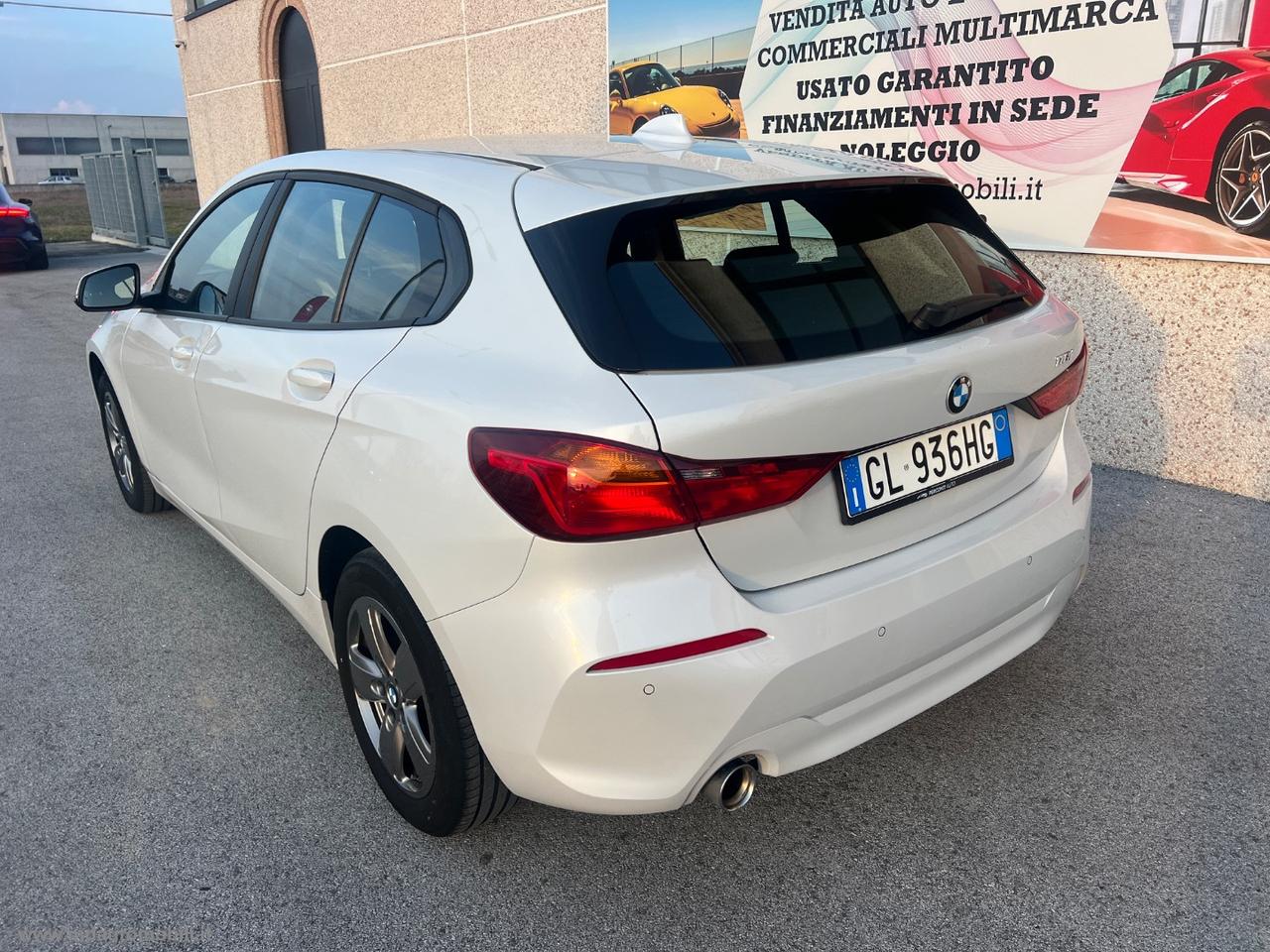 BMW 118i 5p. Advantage AUTOMATICO NAVIGATORE