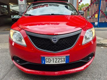 Lancia Ypsilon 1.0 FireFly 5 porte S&S Hybrid Ecochic Silver
