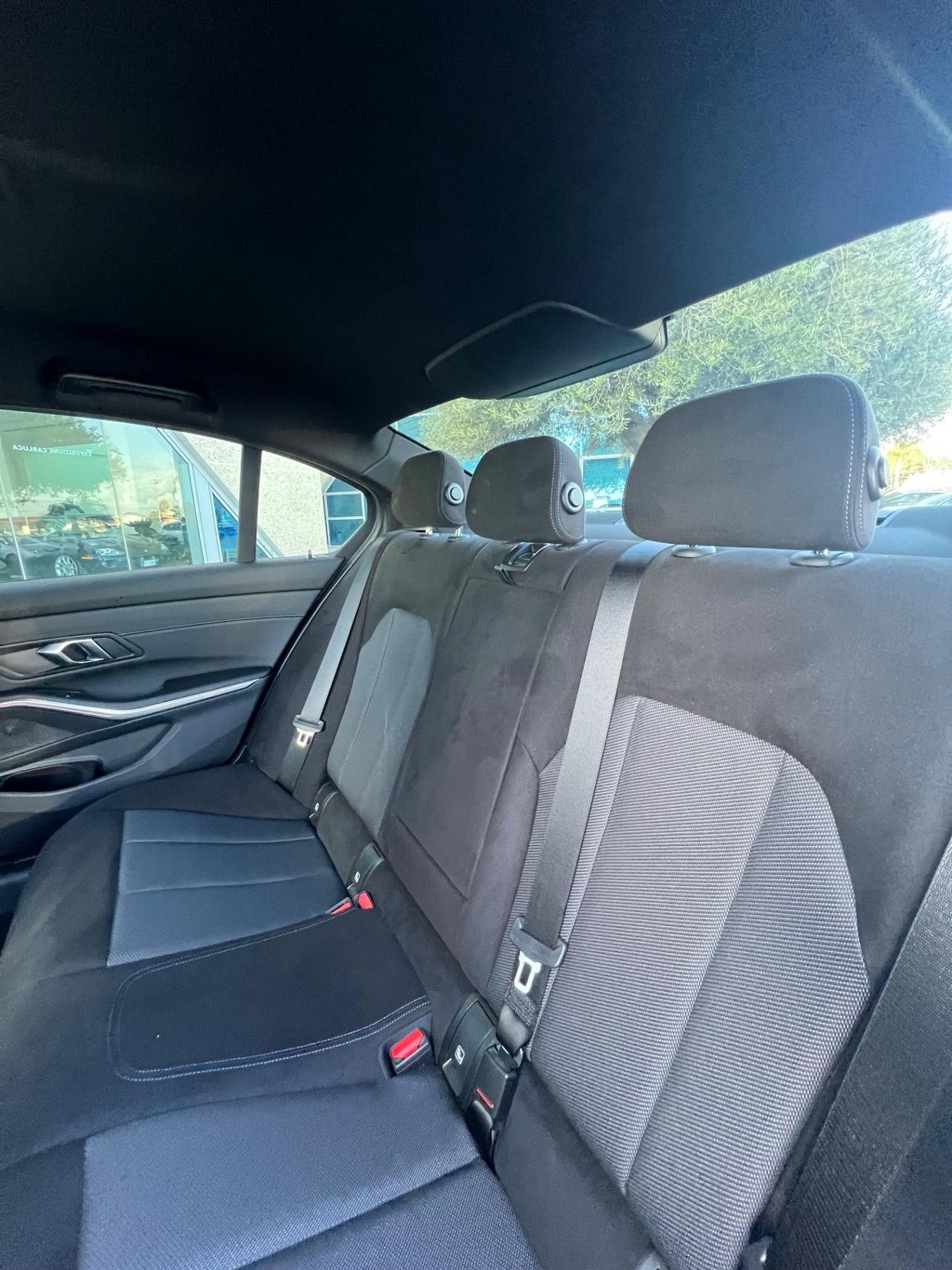 Bmw 330e Msport possibilità noleggio no scoring