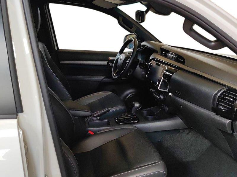 Toyota Hilux Hilux 2.4 D A/T 4WD 4 porte Invincible + CHIUSURA CASSONE SCORREVOLE