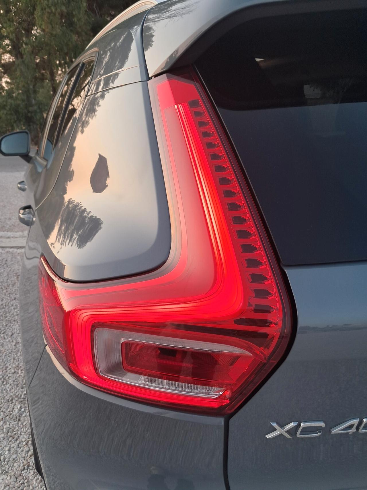 Volvo XC40-2.0-150CV*TETTO*CAM360°*LED*NAVI