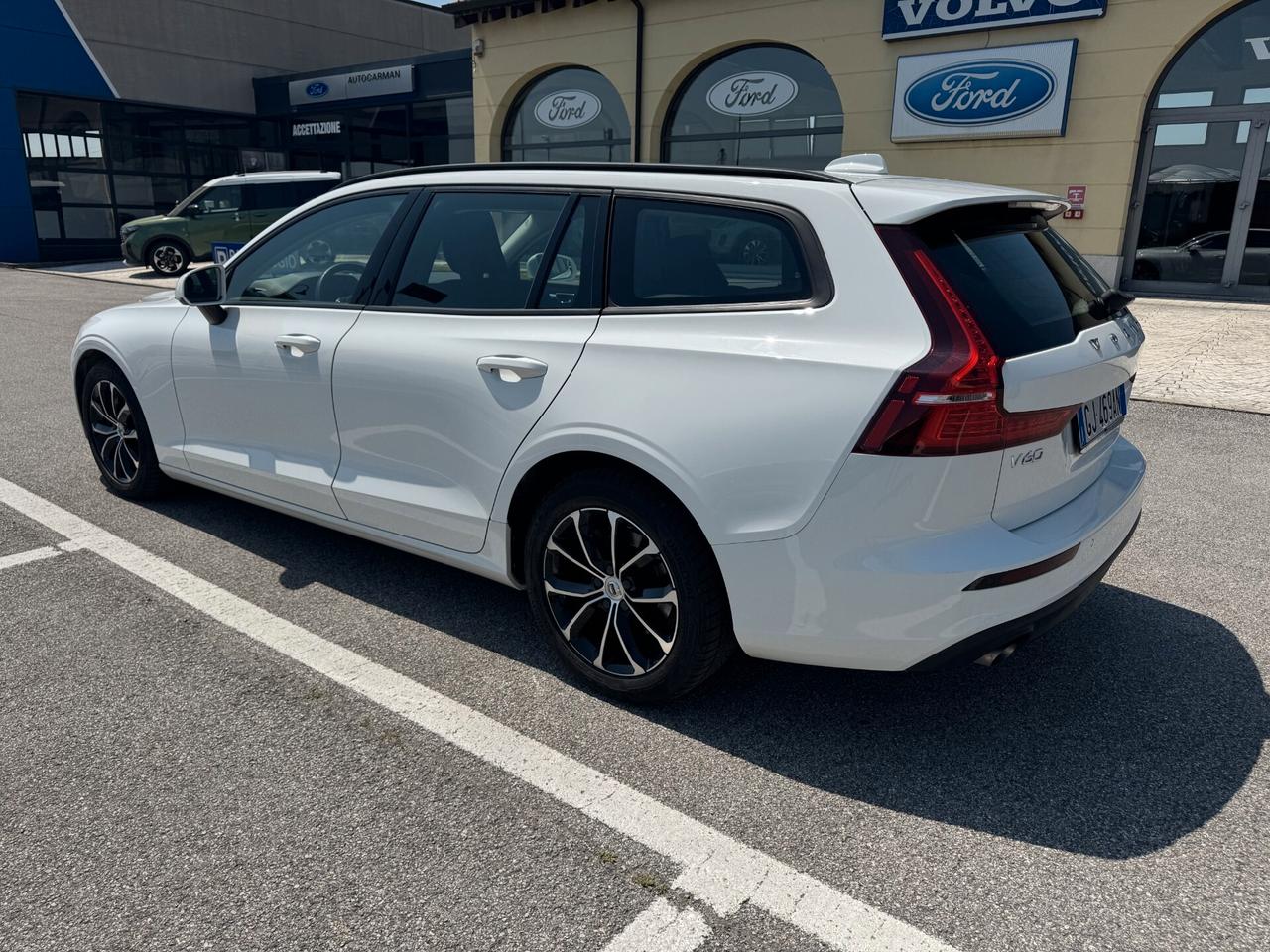Volvo V60 B4 (Diesel/Hybrid) Automatico Momentum Bsn.