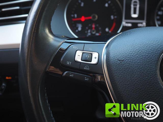VOLKSWAGEN Passat Variant 2.0 TDI DSG Executive BlueMotion Tech.