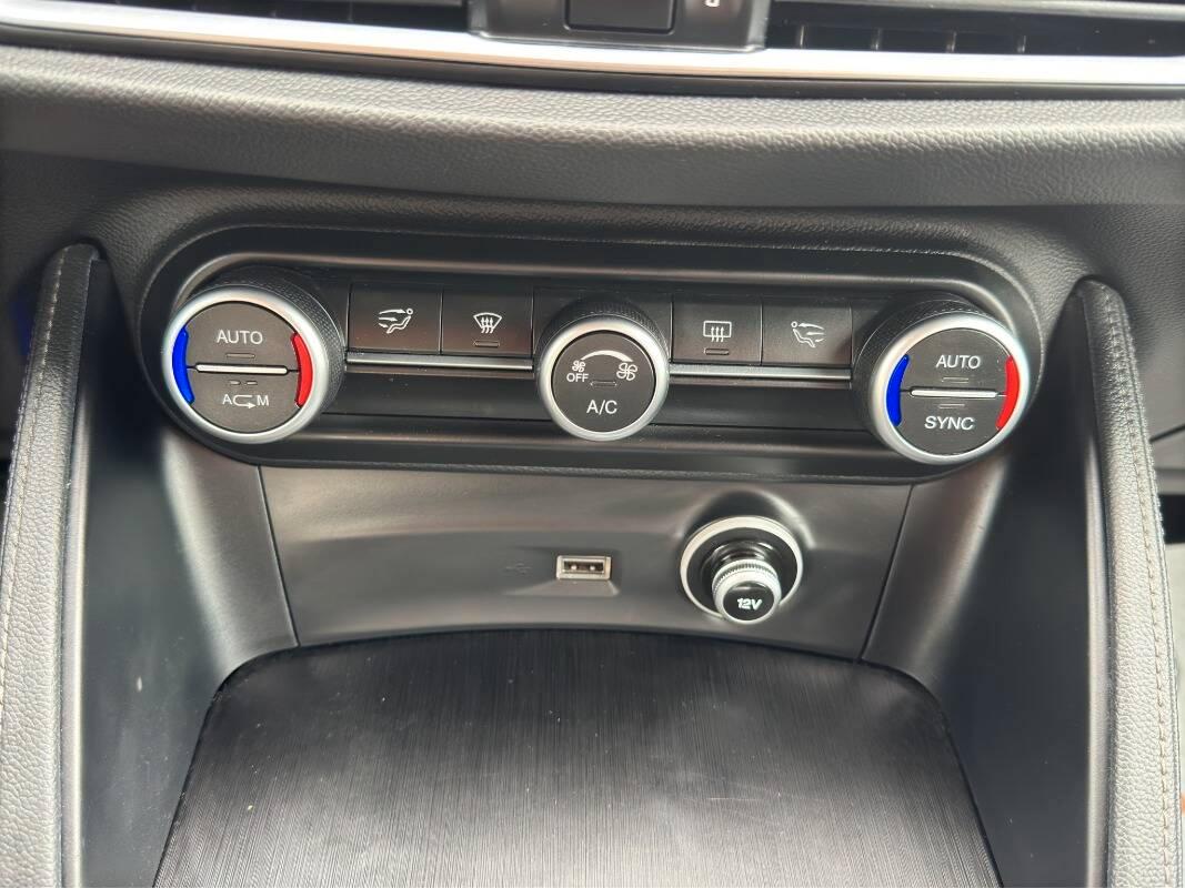 Alfa Romeo Stelvio 2.2 t Executive Q4 210cv con Telecamera e CarPlay