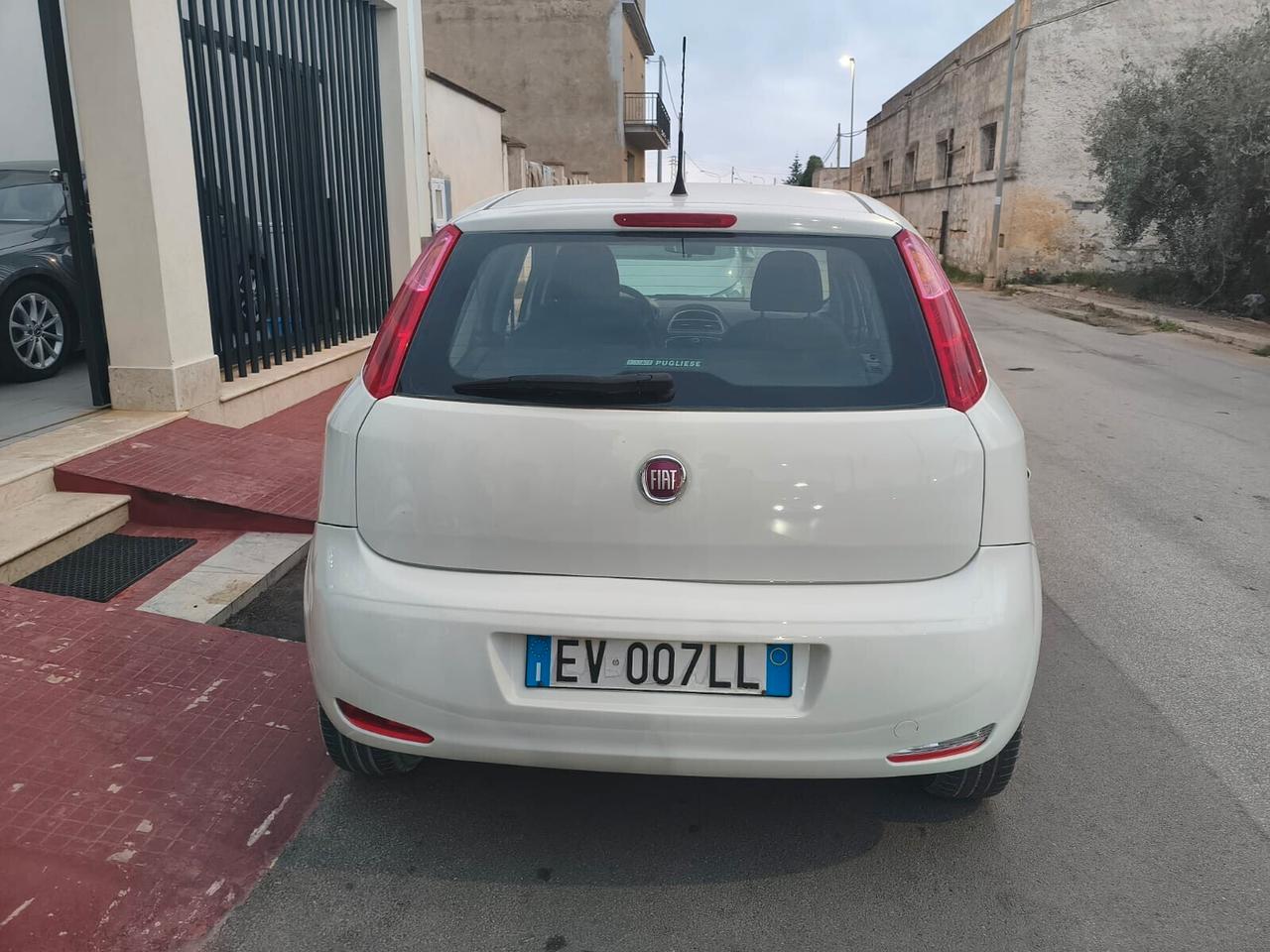 Fiat Punto 1.4 CC 77 CV Natural Power Street 2014