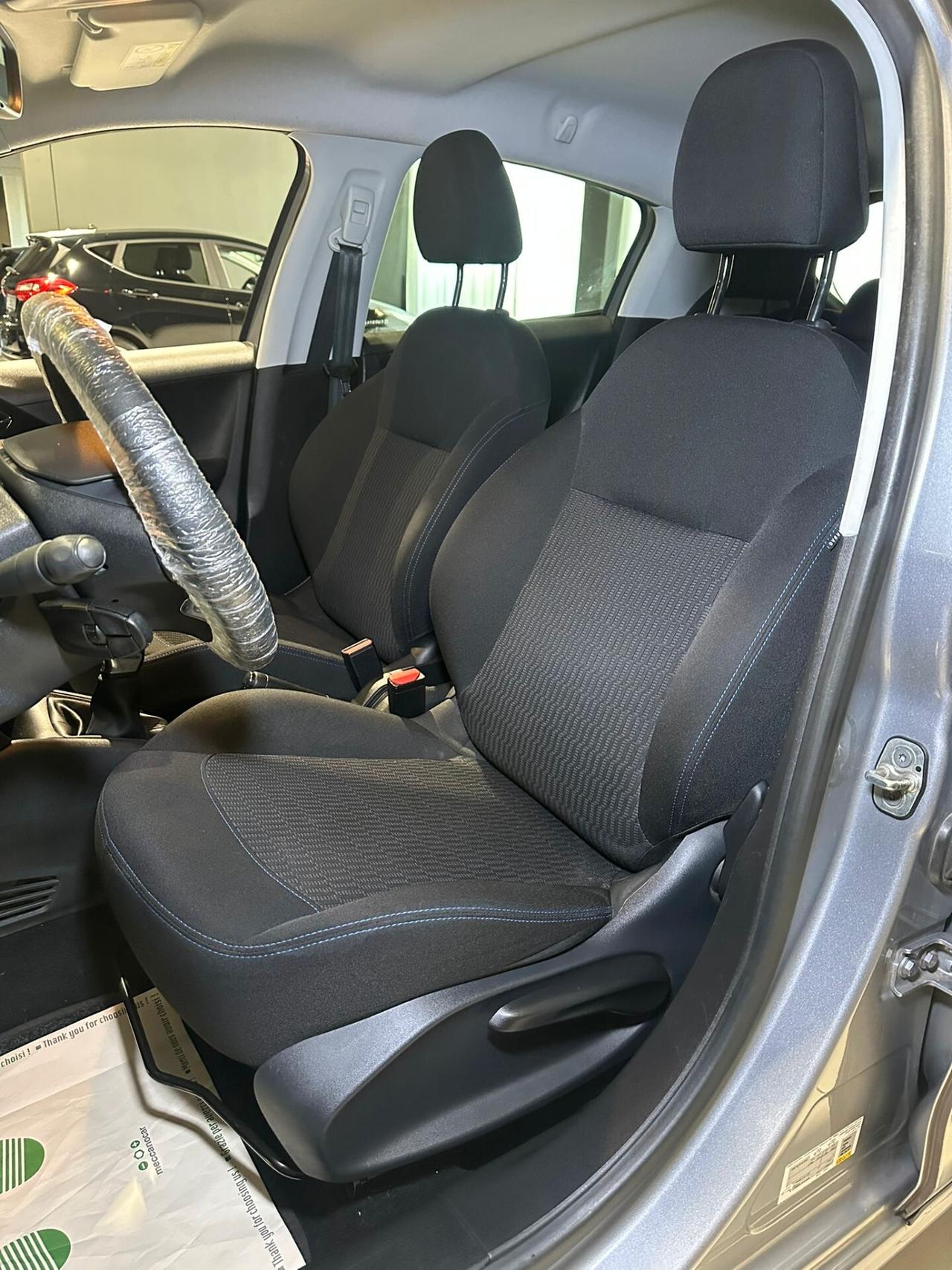 Peugeot 208 PureTech 82 S&S 5P Signature