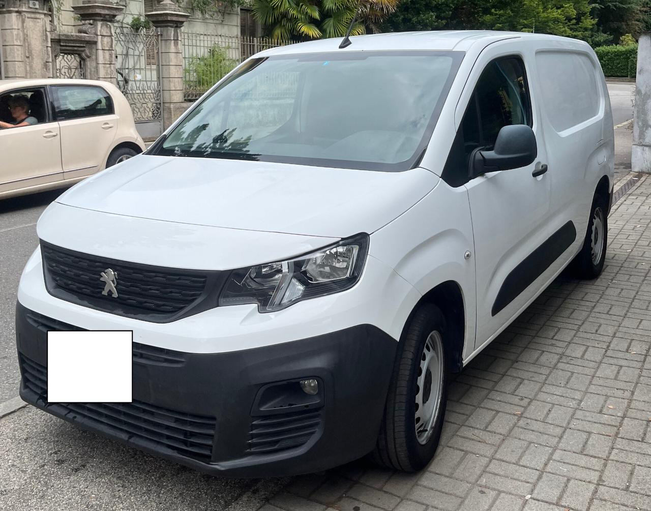 PEUGEOT PARTNER 1.5 HDI - AUTOCARRO 3 POSTI - PORTATA 878 KG. - 2020