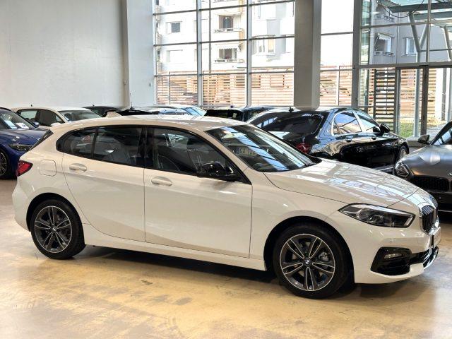 BMW 116 d Sport Automatica - LED - Carplay - 17"