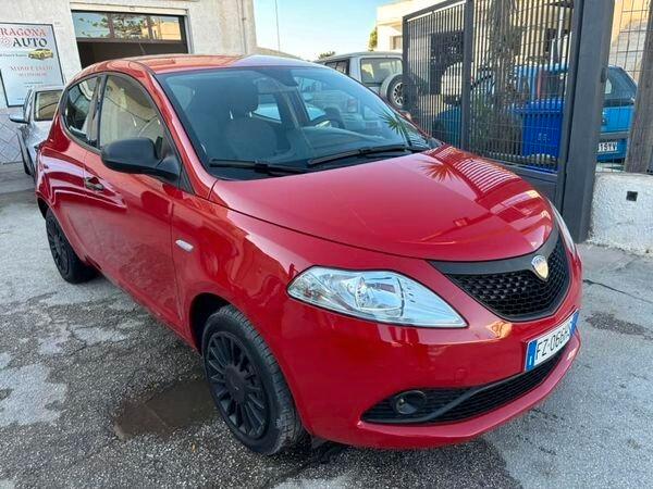 Lancia Ypsilon 1.2 69 CV 5 porte S&S Gold