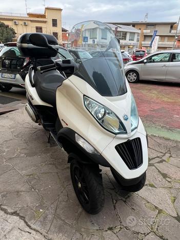 PIAGGIO MP300 **