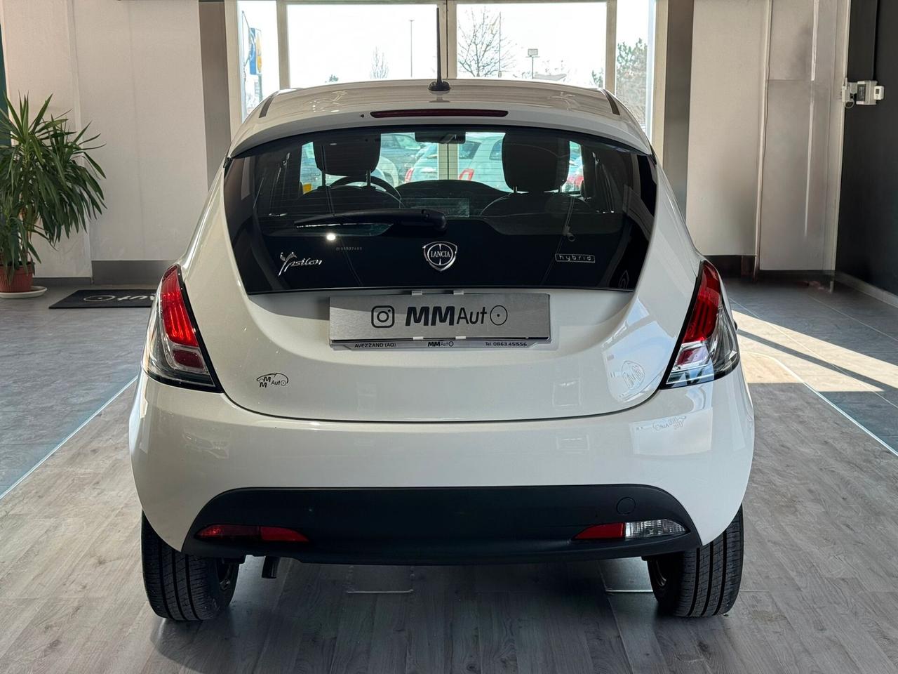 Lancia Ypsilon 1.0 Hybrid 70cv Ecochic Silver