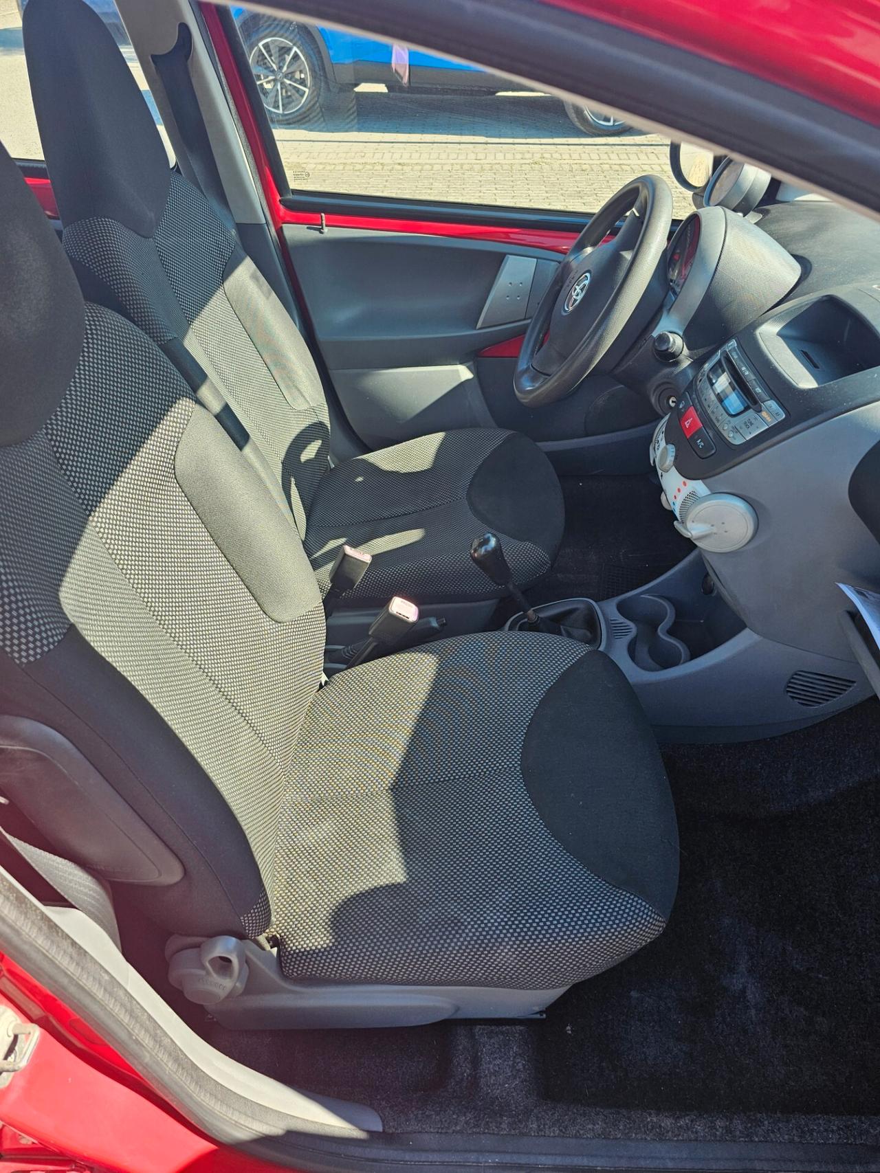 Toyota Aygo 1.0 12V VVT-i 5 porte Now