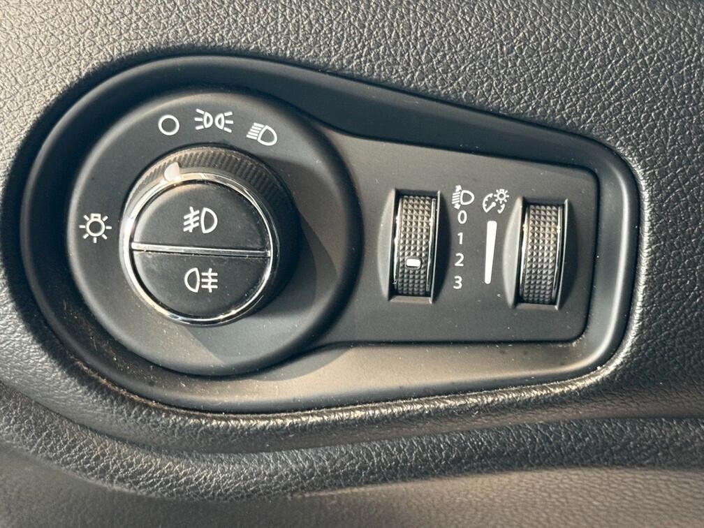 Renegade 1.6 mjt Limited fwd 120cv App conn 17" Neopat