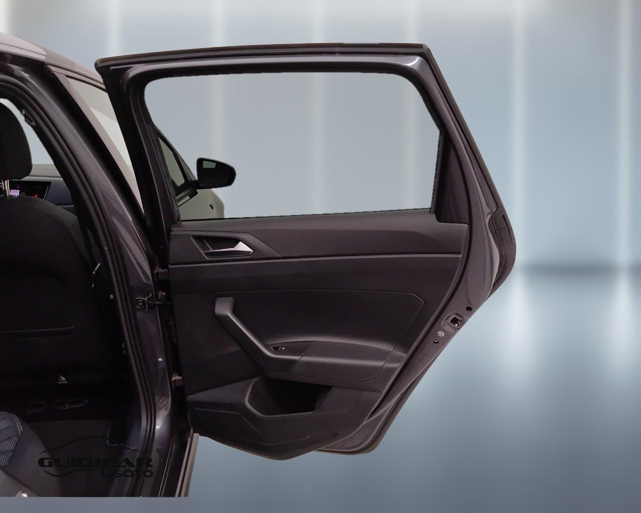 VOLKSWAGEN Polo VI 2022 - Polo 1.0 tsi R-Line 95cv