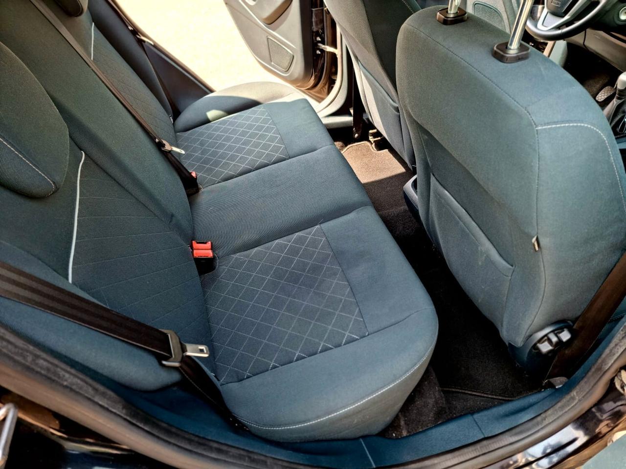 Ford Fiesta 1.4d ADATTA A NEOPATENTATI