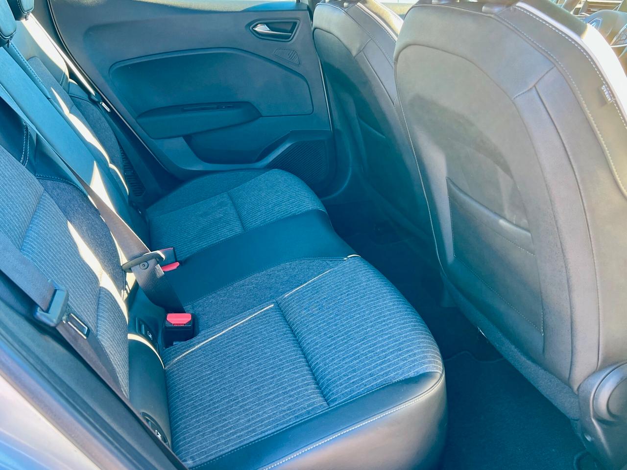 Renault Clio Full Hybrid E-Tech 140 CV Intens