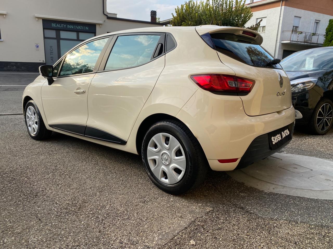 Renault Clio 1.2 75CV 5 porte Life NEOPATENTATI!!!