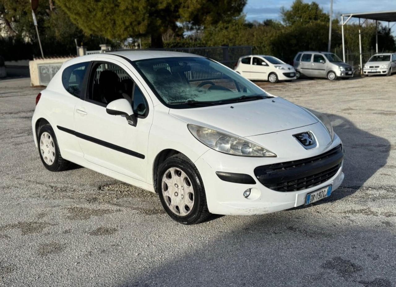 Peugeot 207 1.4 Benzina 75cavalli NEOPATENTATI