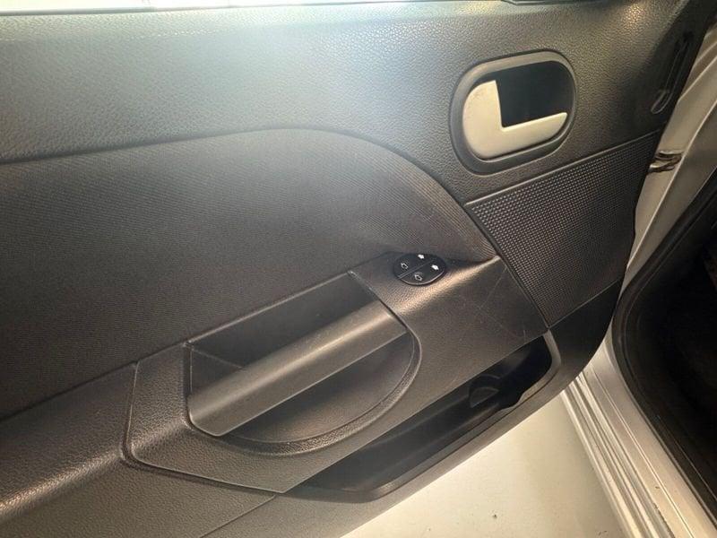 Ford Fiesta 5p 1.6 tdci Ghia