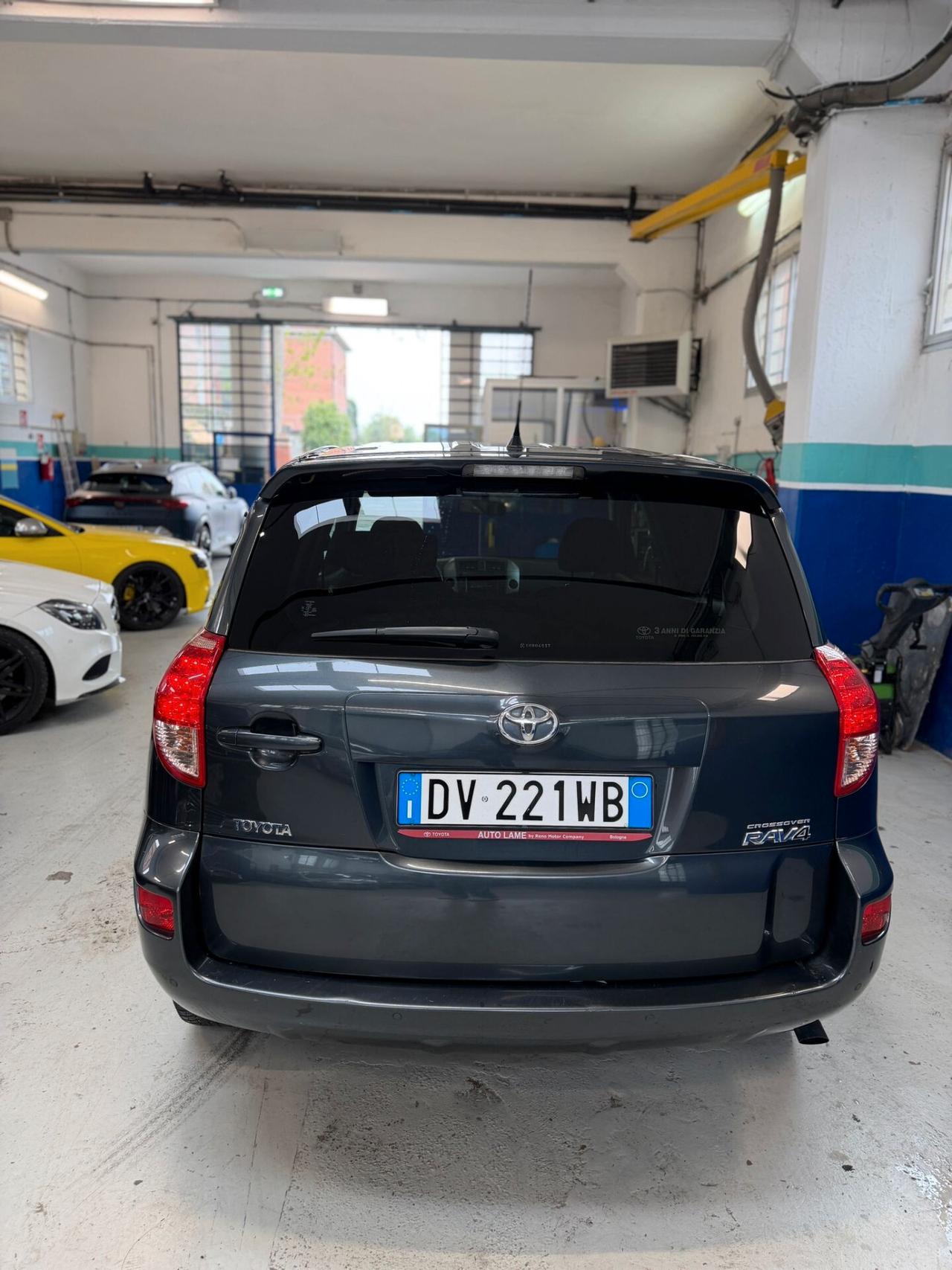 Toyota RAV 4 RAV4 Crossover 2.2 D-4D 150 CV DPF Luxury