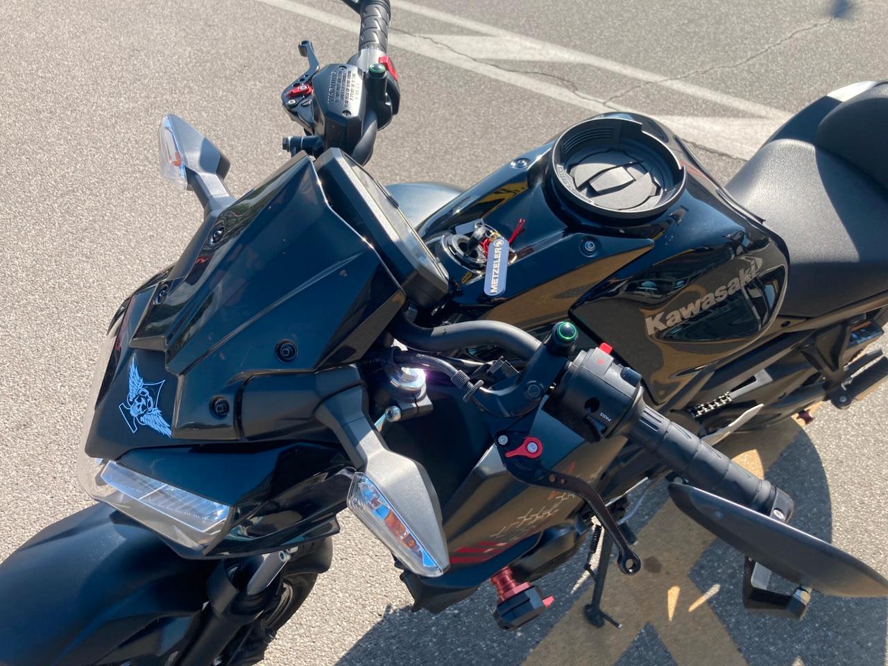 Kawasaki Z 650 sport + scarico completo e accessori