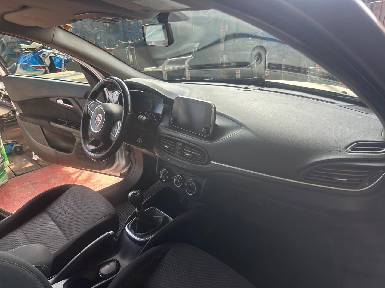 Fiat Tipo 1.6 Mjt S&S SW Lounge
