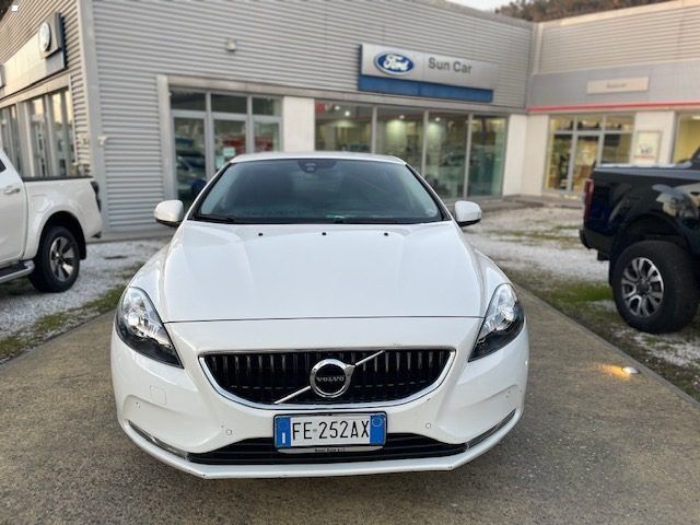 VOLVO V40 D2 Momentum