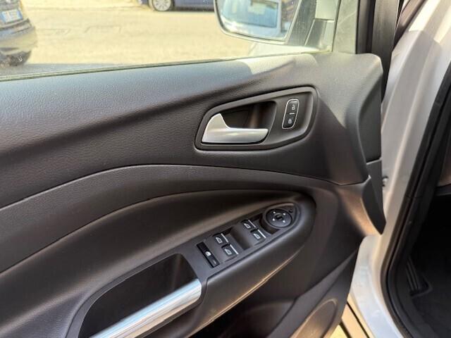 Ford Kuga 2.0 TDCI 120 CV S&S 2WD Powershift ST-Li