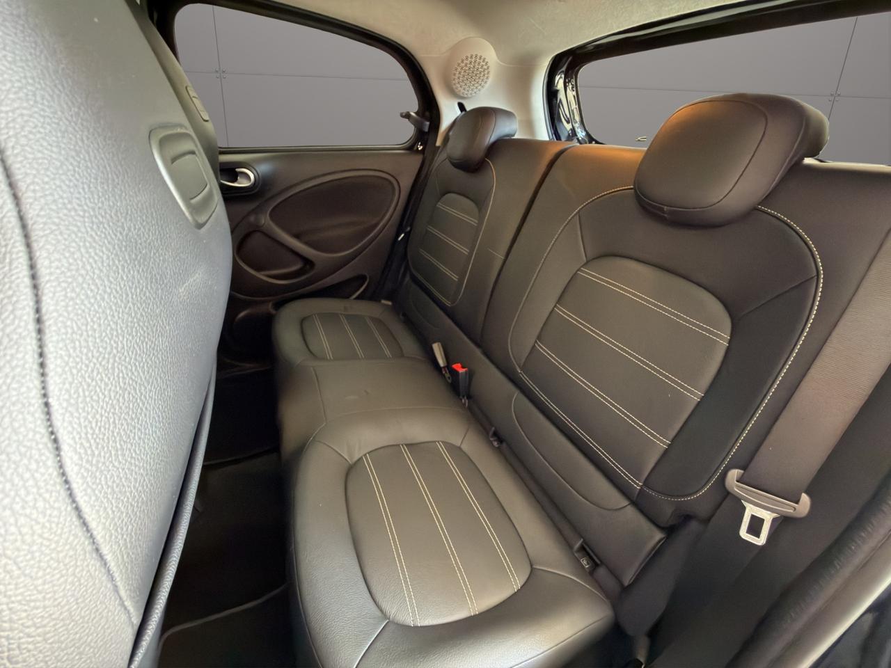 Smart forfour 1.0 Prime 71cv - Unipro - Promo Finanziamento - Schermo - Retrocamera - Tetto panoramico - Sedili riscaldatili