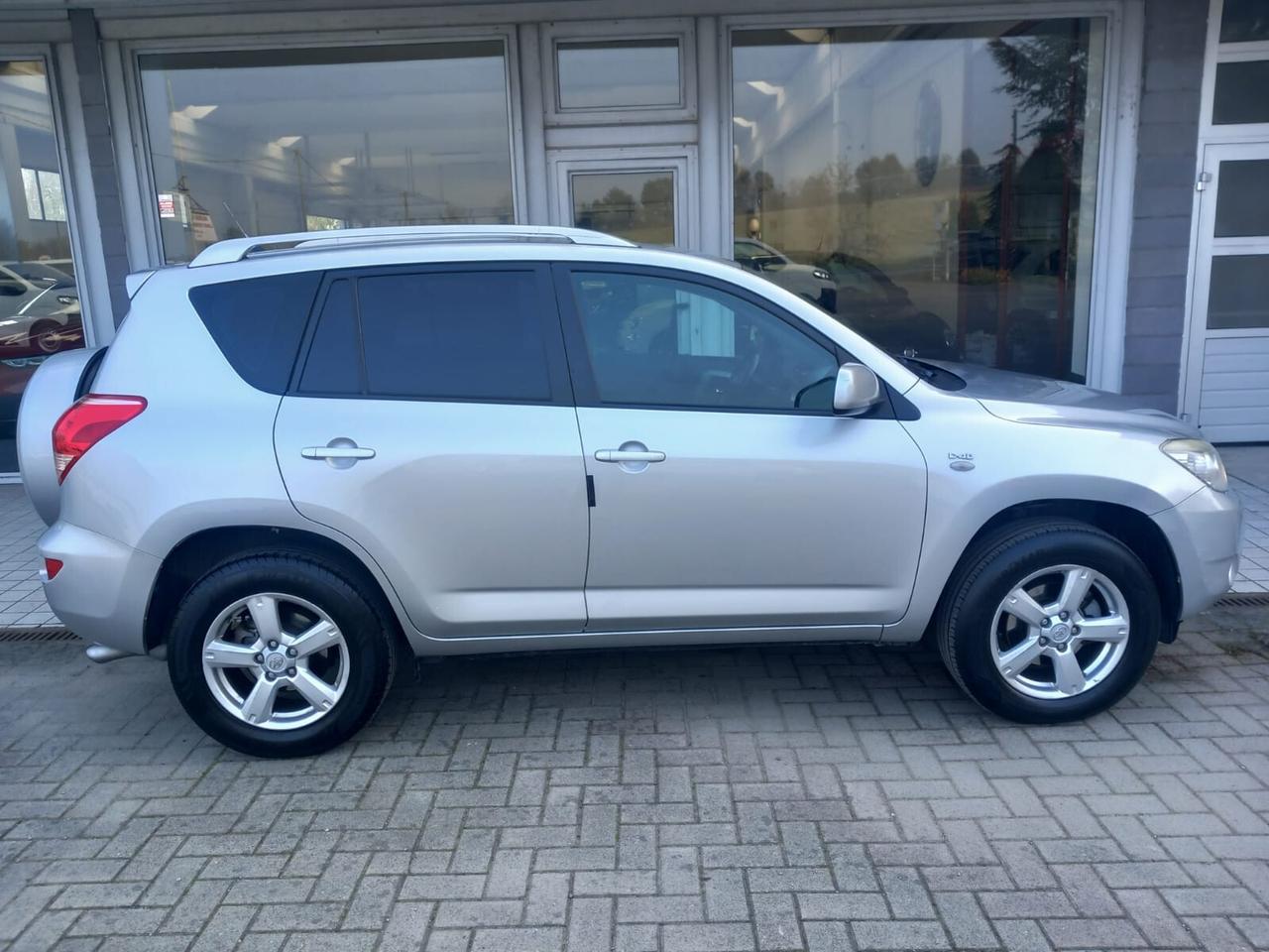 Toyota RAV 4 RAV4 2.2 D-4D 136 CV DPF Sol