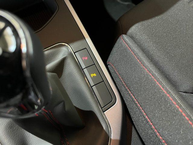 SEAT Arona 1.0 TGI FR FULL LED/NAVI/TELECAM/PARK/UNICO PROP.